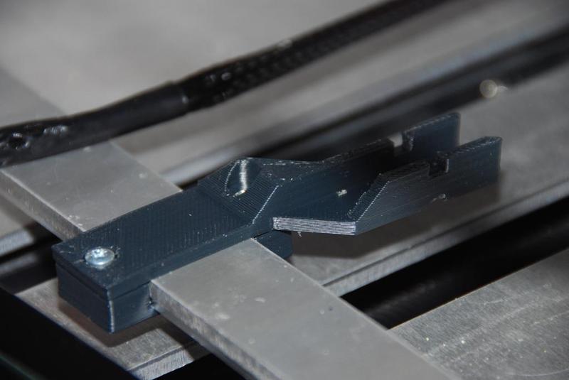 Aluminatus Trinity One Heated bed wire support