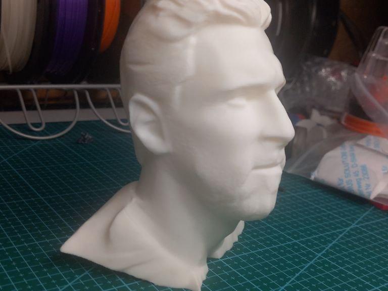 Messi stand for home