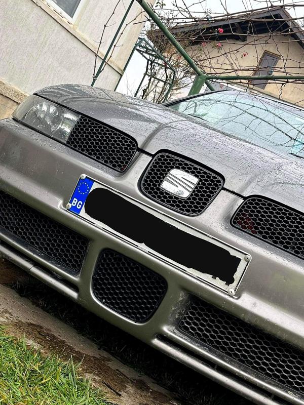 SEAT LEON 1M FR GRILLES FULL SET