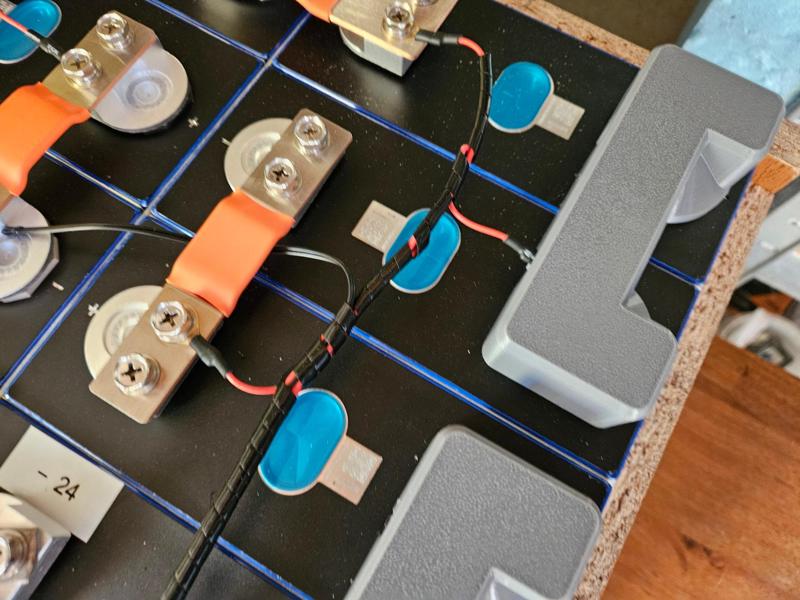 LiFePo EVE MB31 280K bus bar cover