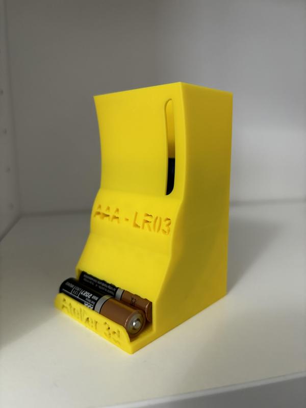 AAA LR03 battery dispenser