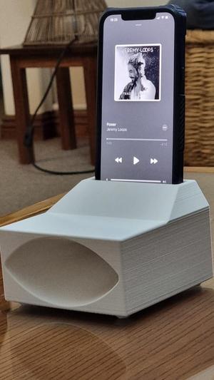 Phone Speaker Amplifier Box