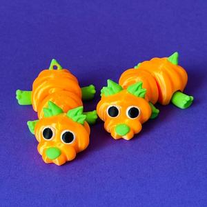 🎃Articulated Pumpkin Dog – Halloween Flexi Toy & Keychain – No Supports