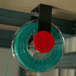 Freestanding roll holder