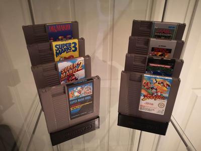 Nintendo NES Cartridge Holder