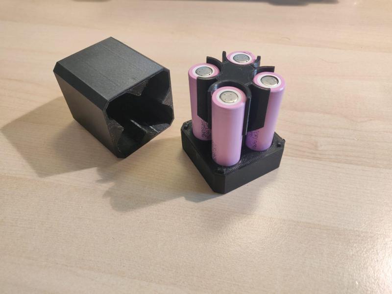 18650 Cell Storage Case with Magnetic Lid