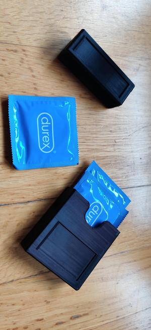 Condom Case 3 PCS for 64x64 mm