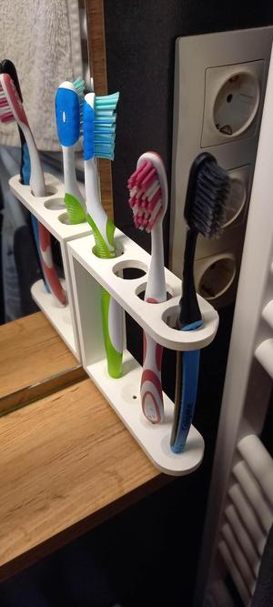 Toothbrush holder