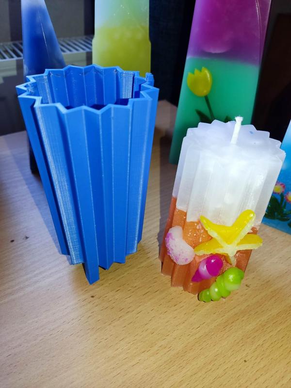 Slightly conical candle mold