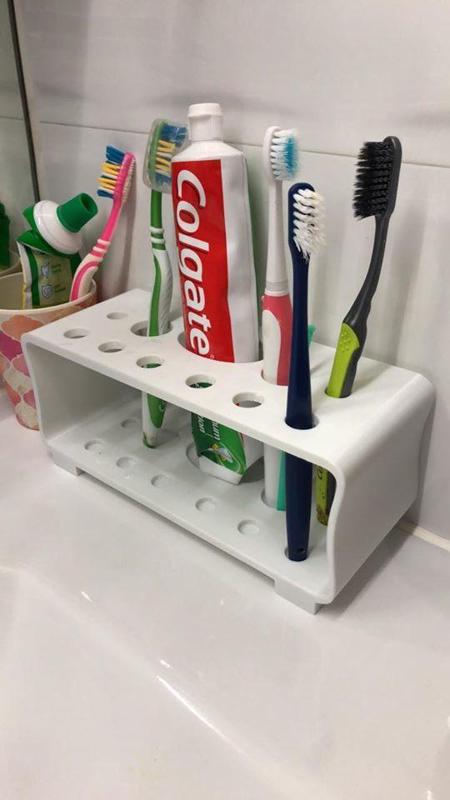 toothbrushes holder