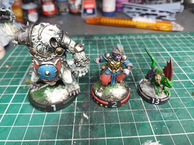 25 mm, 32 mm and 40 mm bases for Fantasy Football