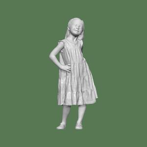 GIRL WITH DRESS FOR DIORAMA PEOPLE CHARACTER