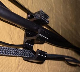 double cable routing hook for ~8mm glass desk