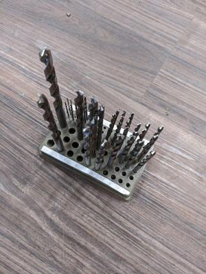 Drill bit holder
