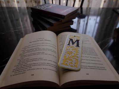Elegant Monogram Bookmark – Letter M