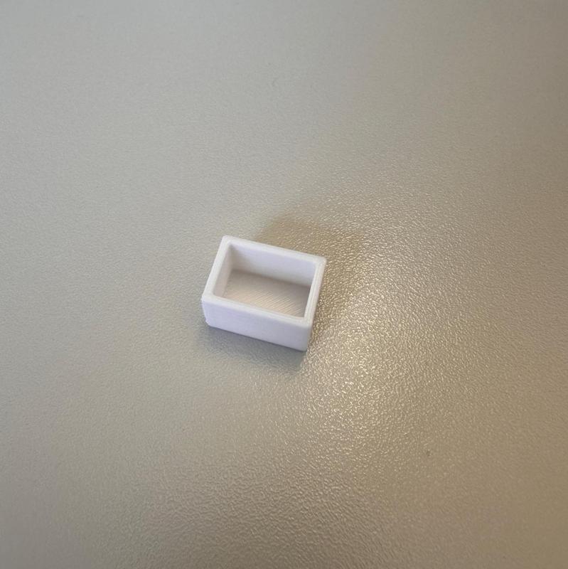 Empty plastic half pan for watercolor boxes