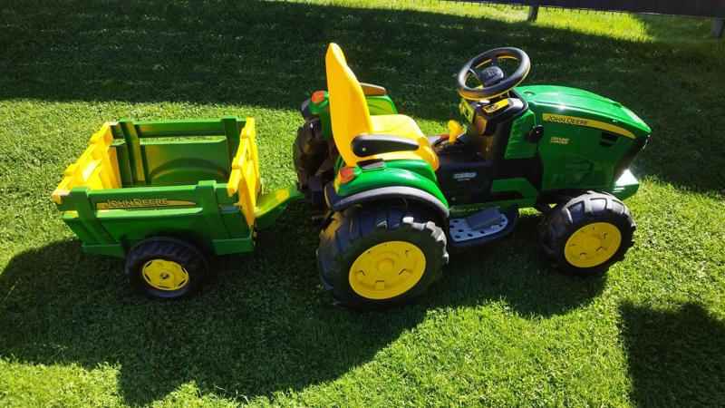 Trailer hitch for Peg Perego John Deere children tractor (electric)
