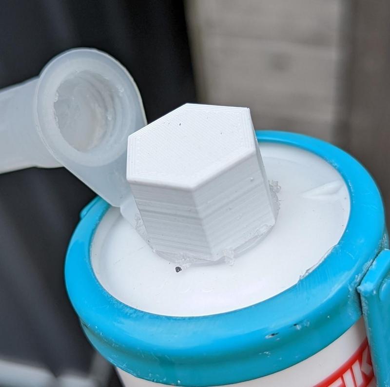 Sealant caulking cartridge cap