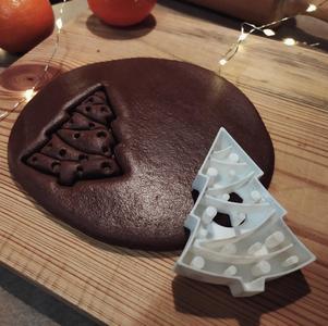 Christmas Tree With Decorations Cookie Cutter
