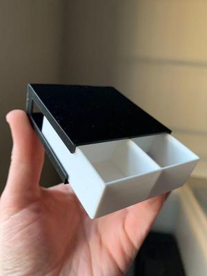 Box / Case with 4 compartments