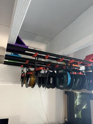 Extrusion bracket