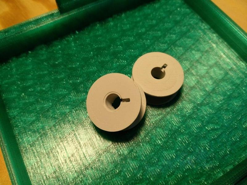 Sewing machine bobbin / шпулька для швейной машины