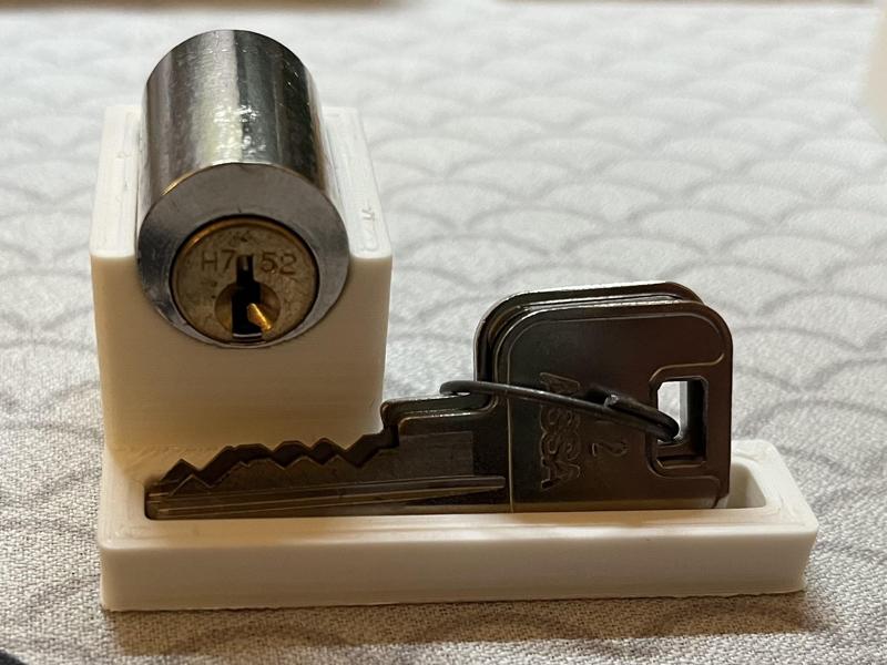ASSA H7 52 Lock Stand