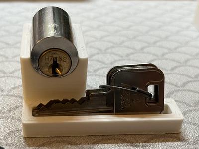 ASSA H7 52 Lock Stand