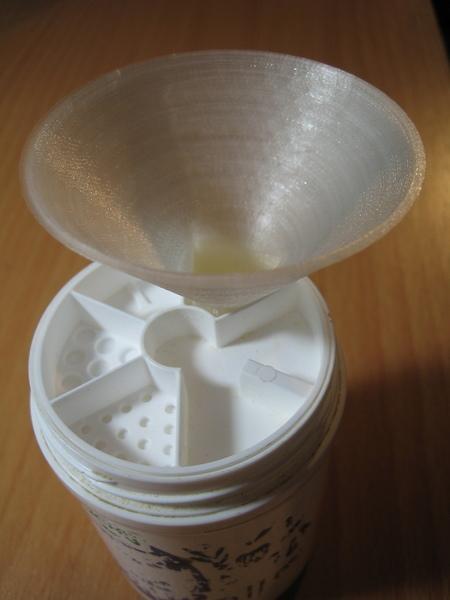 Fuchs Gewuerze spice shaker's refill funnel