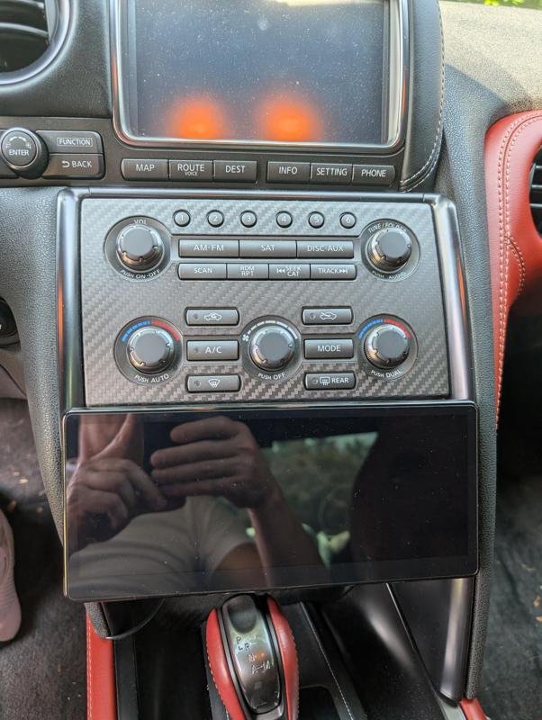 Carpodgo screen mount for Nissan GT-R