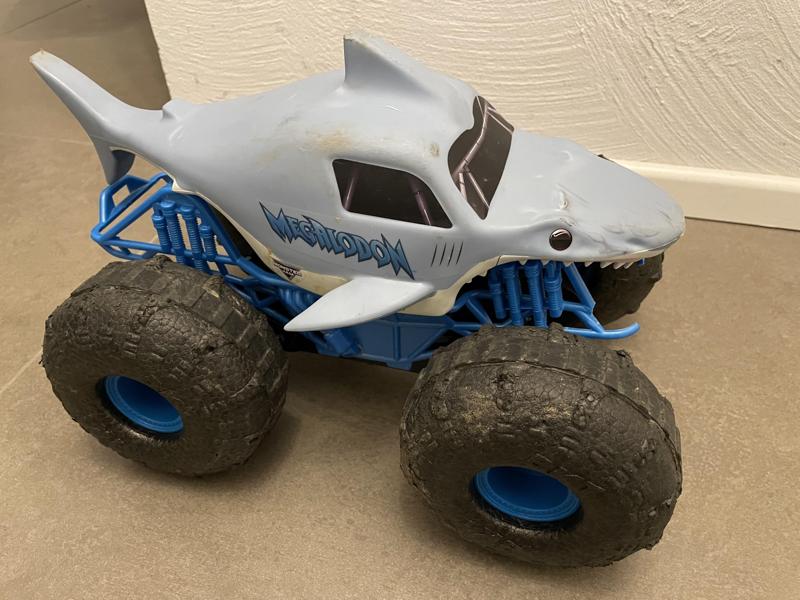 Monster Jam Megalodon Storm RC Truck Gear Axis