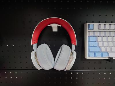 Simple Earphone Stand A (For Pegboard)