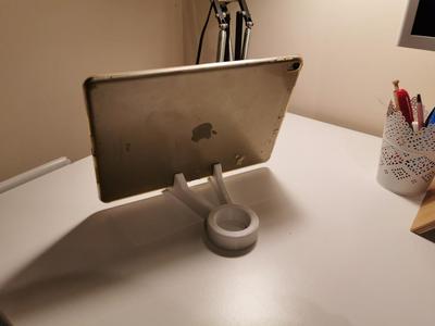 Strong iPad Stand