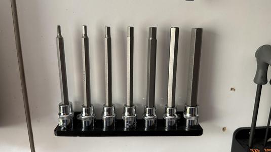 Simple wall bit holder for 3/8" mount