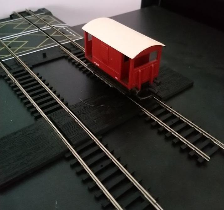 Hornby OO scale barrow crossing