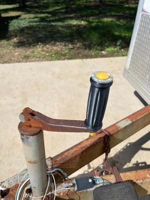 Trailer tongue jack handle   