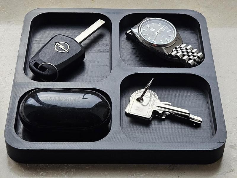 Minimalistic key tray