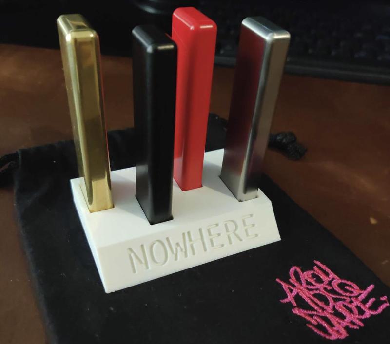 Aroundsquare Nowhere Plank Display