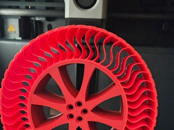airless tire with tpu part