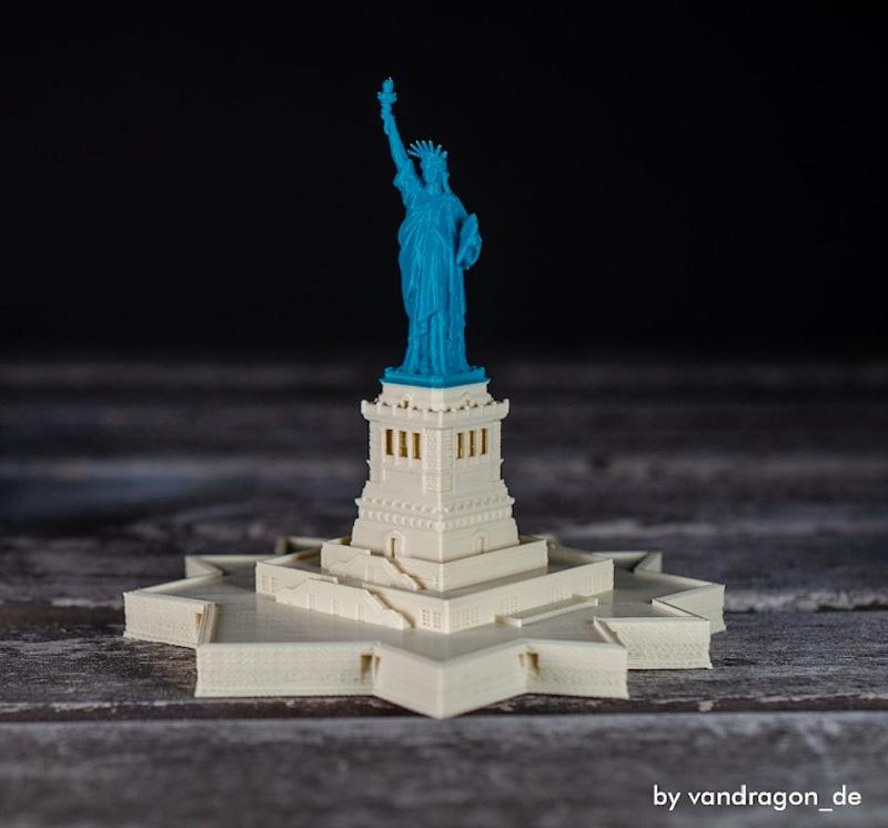 Statue Of Liberty (with Base) - 1:1000 / 1:700