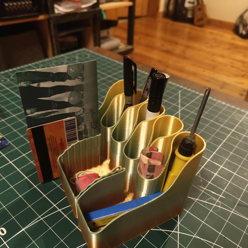 desktop penscilholder/organiser