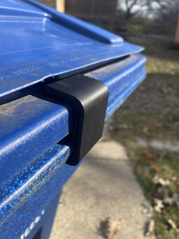 Toter Garbage Can Lid Lock