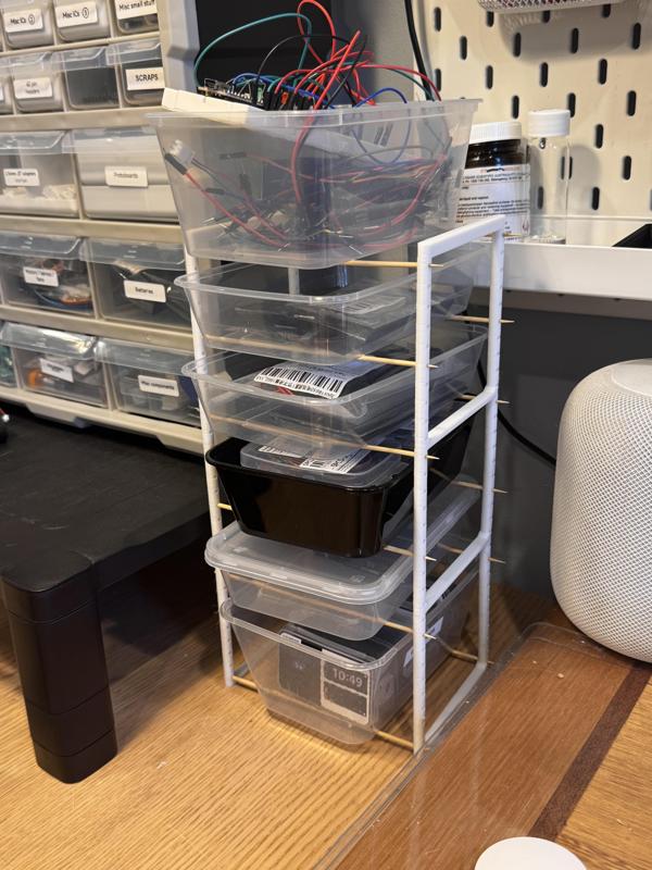 Stackable drawer skewer shelves for plastic takeaway boxes (low filament)