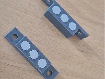 Door magnet for 3x round magnet 8x4mm.