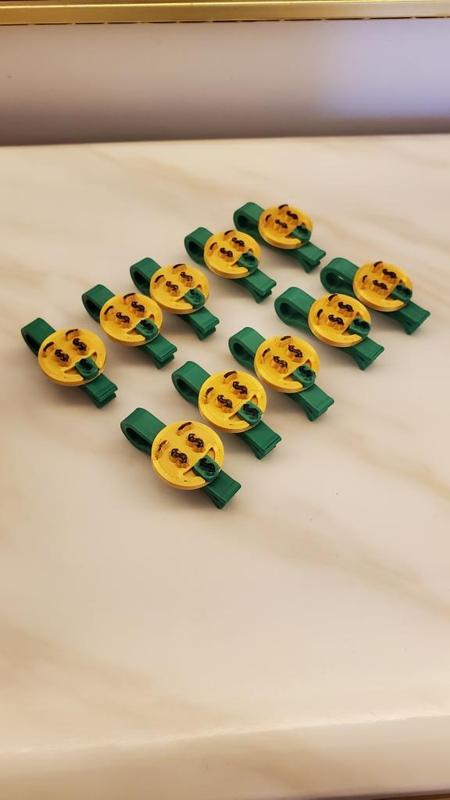Money emoji cash clip