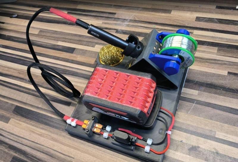 TS100 Solderingstation with Bosch 18V battery Bosch and Dewalt