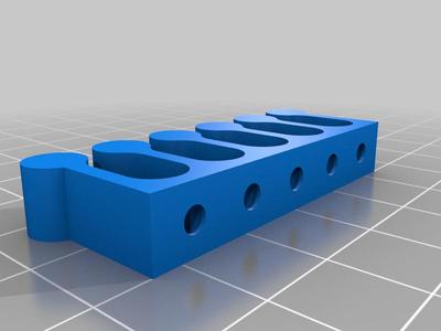 Kabel Halter am Tisch