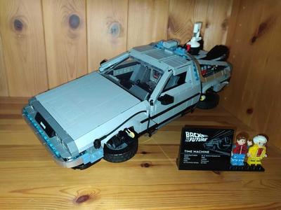 LEGO DeLorean (10300) Stand