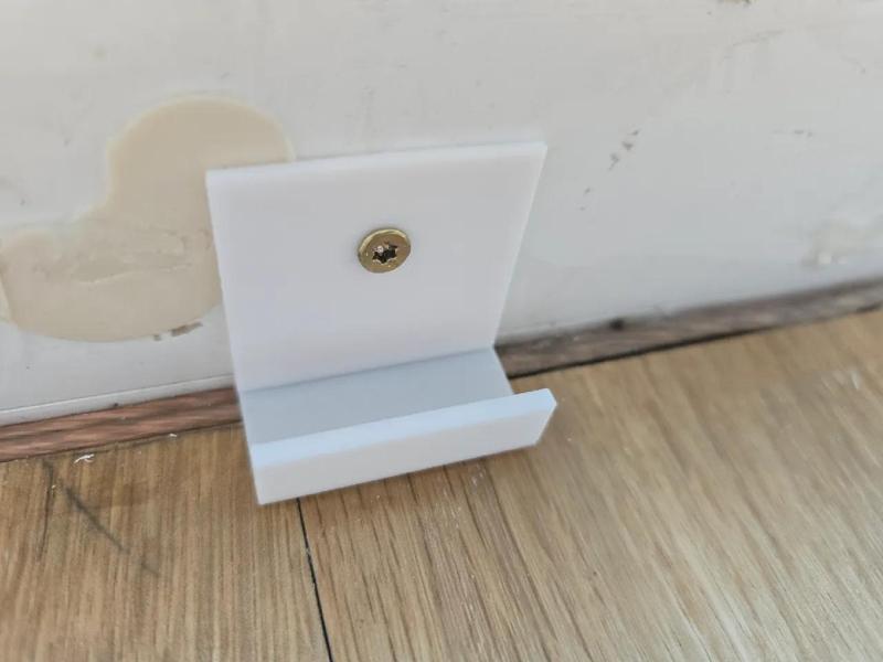 Befestigung für Fussleiste / Sockkelleiste   