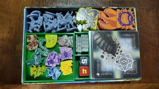 Tiny Epic Dungeons Deluxe Insert (Sleeves) + Boss Tokens
